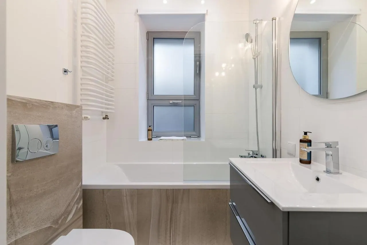 Twarda 14 - Elegant Apartment By Noclegi Renters Warsaw Poland